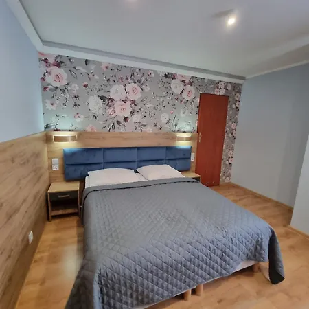 Gosciniec Pod Polna Roza * 미엥지즈드로예